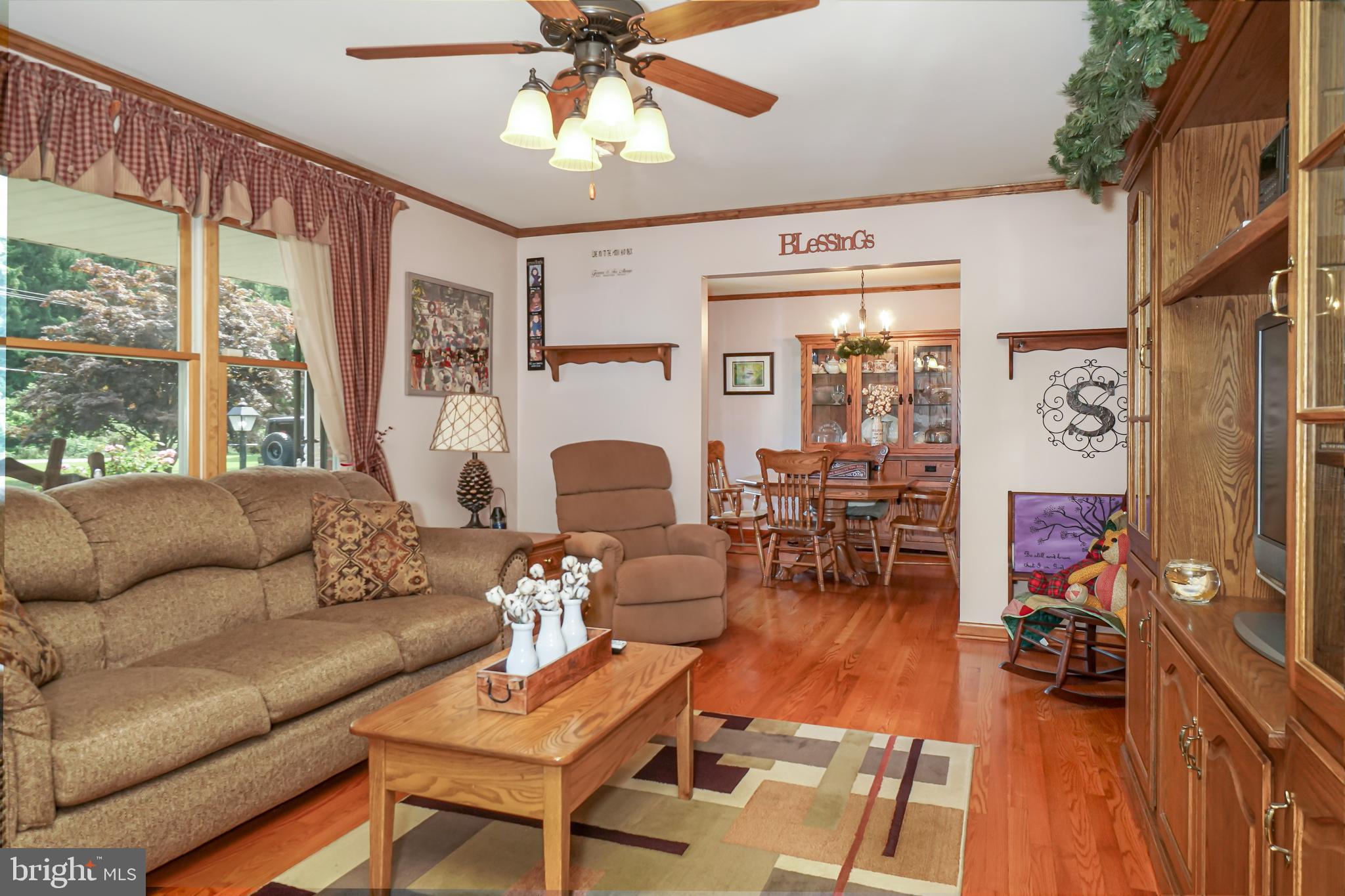 674 New Bridge Road Rising Sun, MD 21911 - Photo 3 of 18 Livingroom