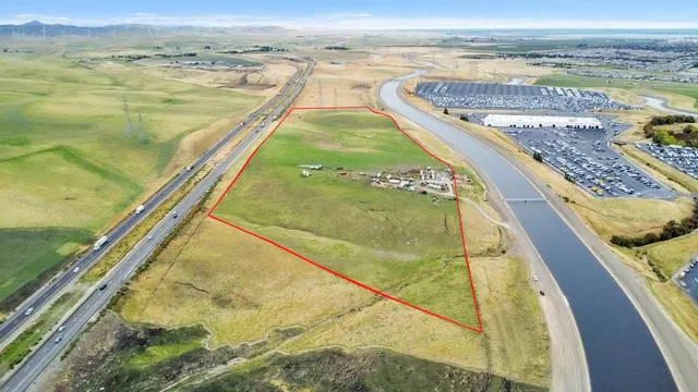 a view of a lake and a mountain view