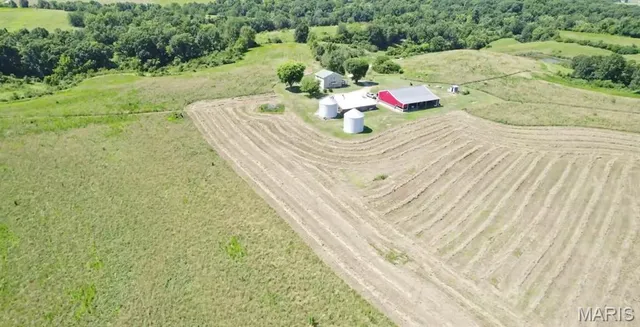 $1,040,000 | 1944 Bess Hollow Road, Kampsville, IL 62053