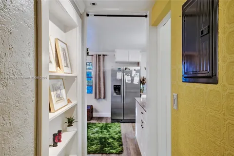 a very nice looking room with a white walls