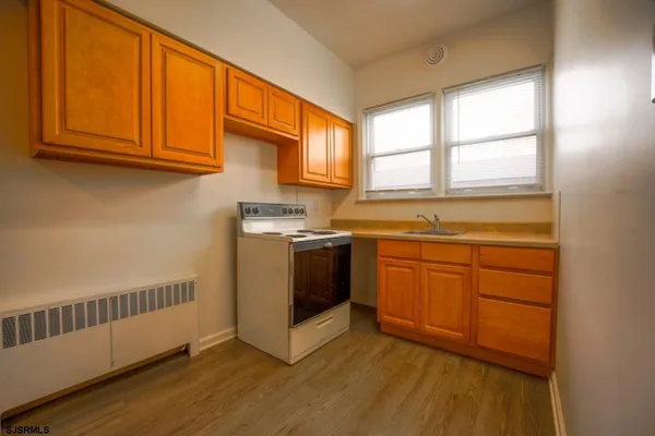 $1,600 | 16 North Sacramento Avenue, Unit 2, Ventnor City, NJ 08406