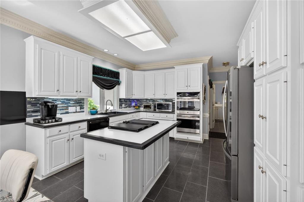 3007 County Clare Road Greensboro, NC 27407 - Photo 14 of 49