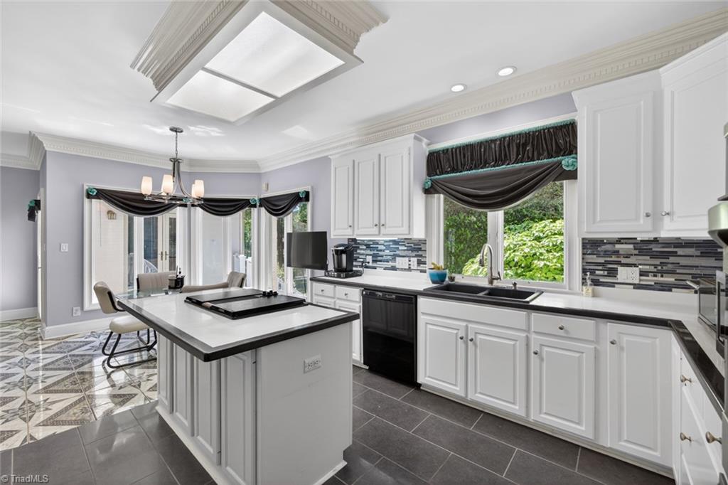 3007 County Clare Road Greensboro, NC 27407 - Photo 16 of 49