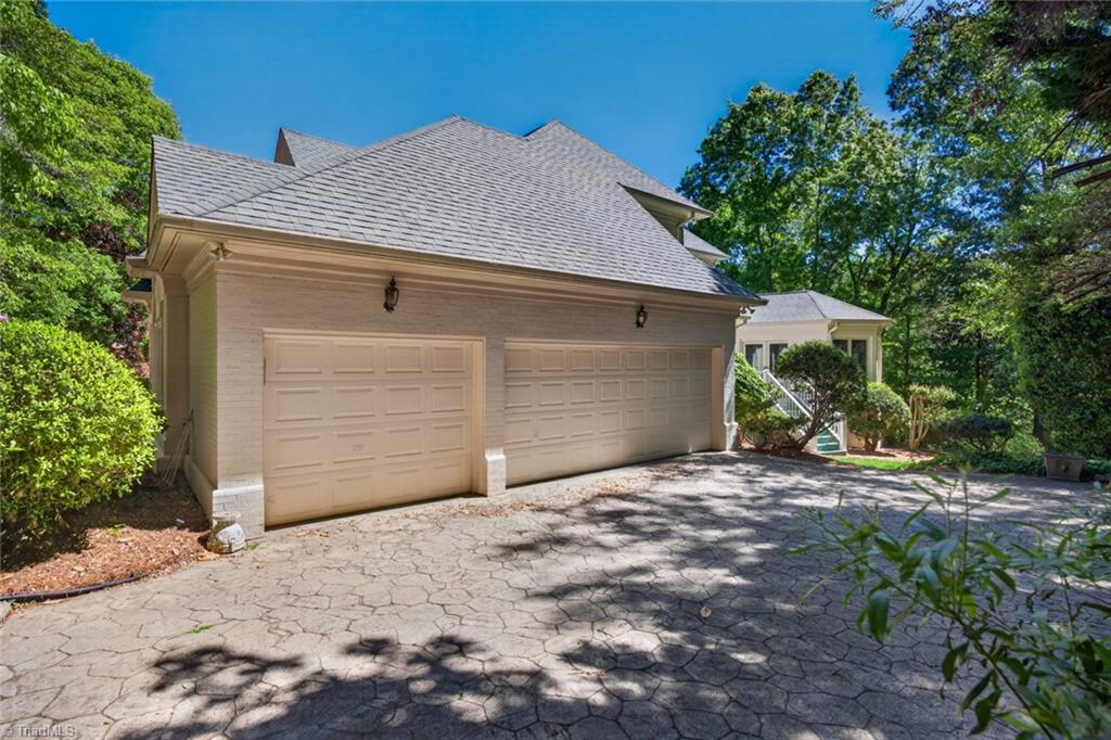 3007 County Clare Road Greensboro, NC 27407 - Photo 4 of 49