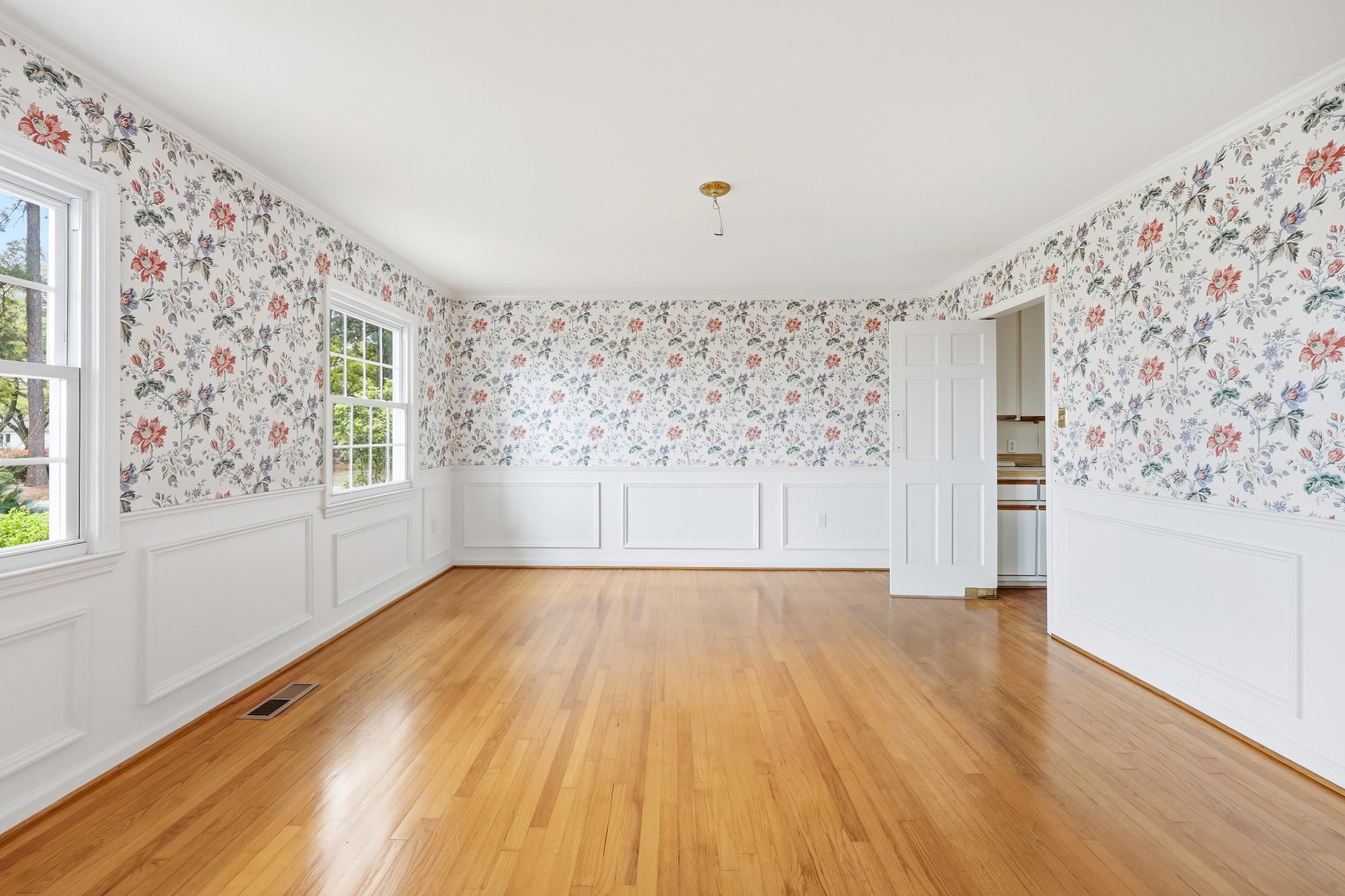 613 Cypress Street Georgetown, SC 29440 - Photo 5 of 52