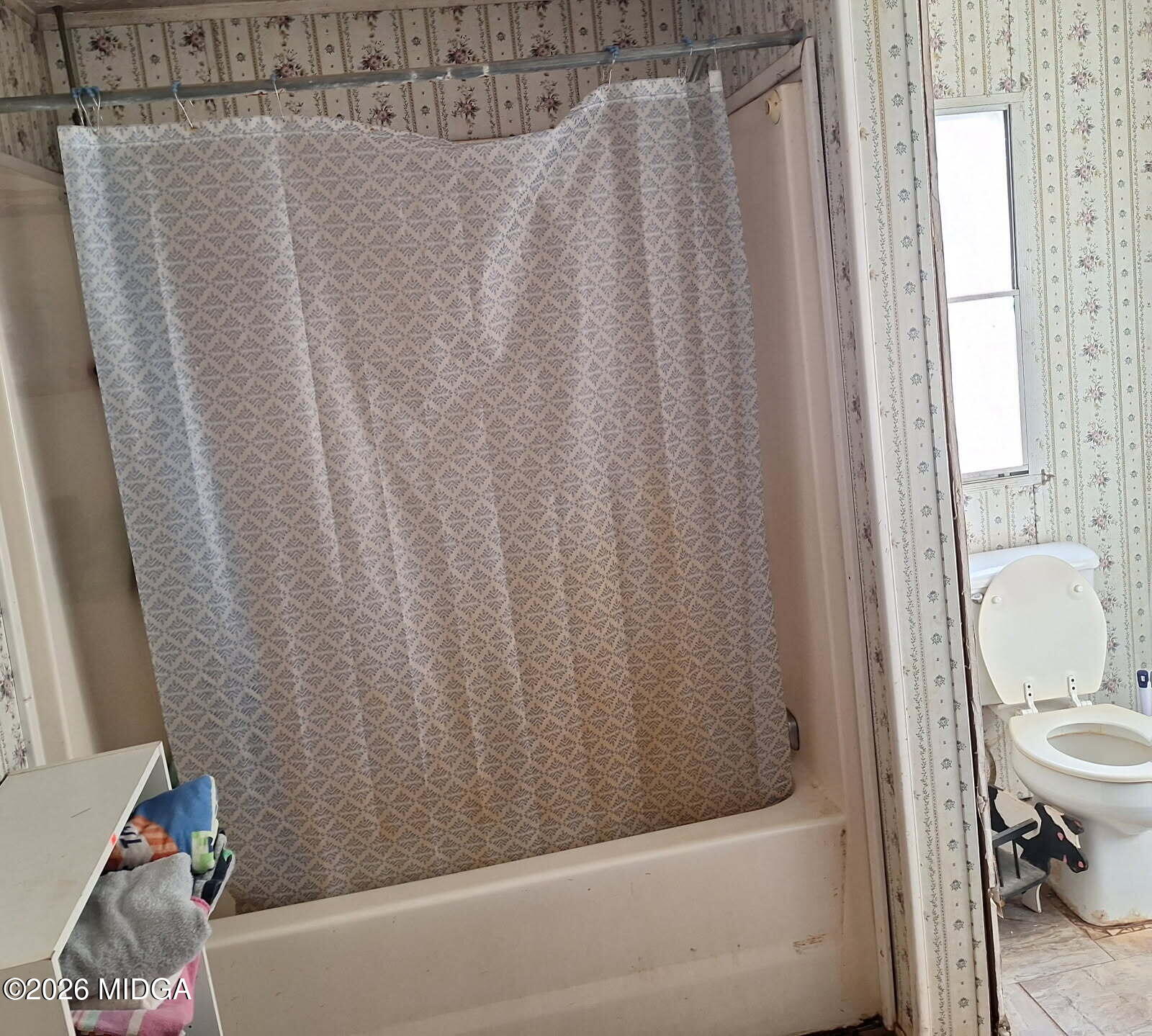 680 Natures Trail Forsyth, GA 31029 - Photo 10 of 14 a bathroom with a sink and a bathtub