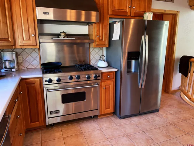 a view of entryway with a rug