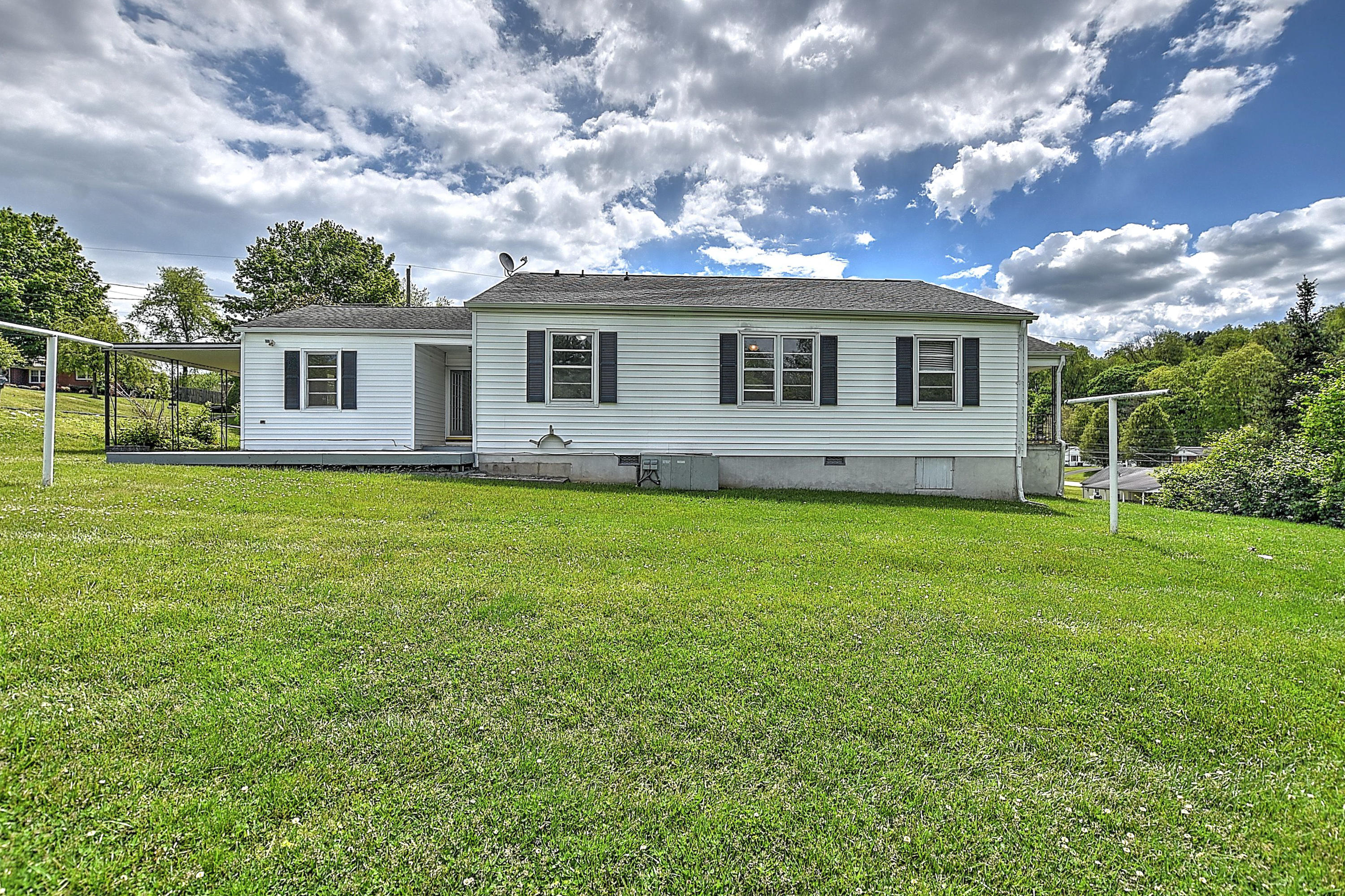 224 Sherwood Road Bristol, VA 24201 - Photo 29 of 32 224 SHerwood Rd-33