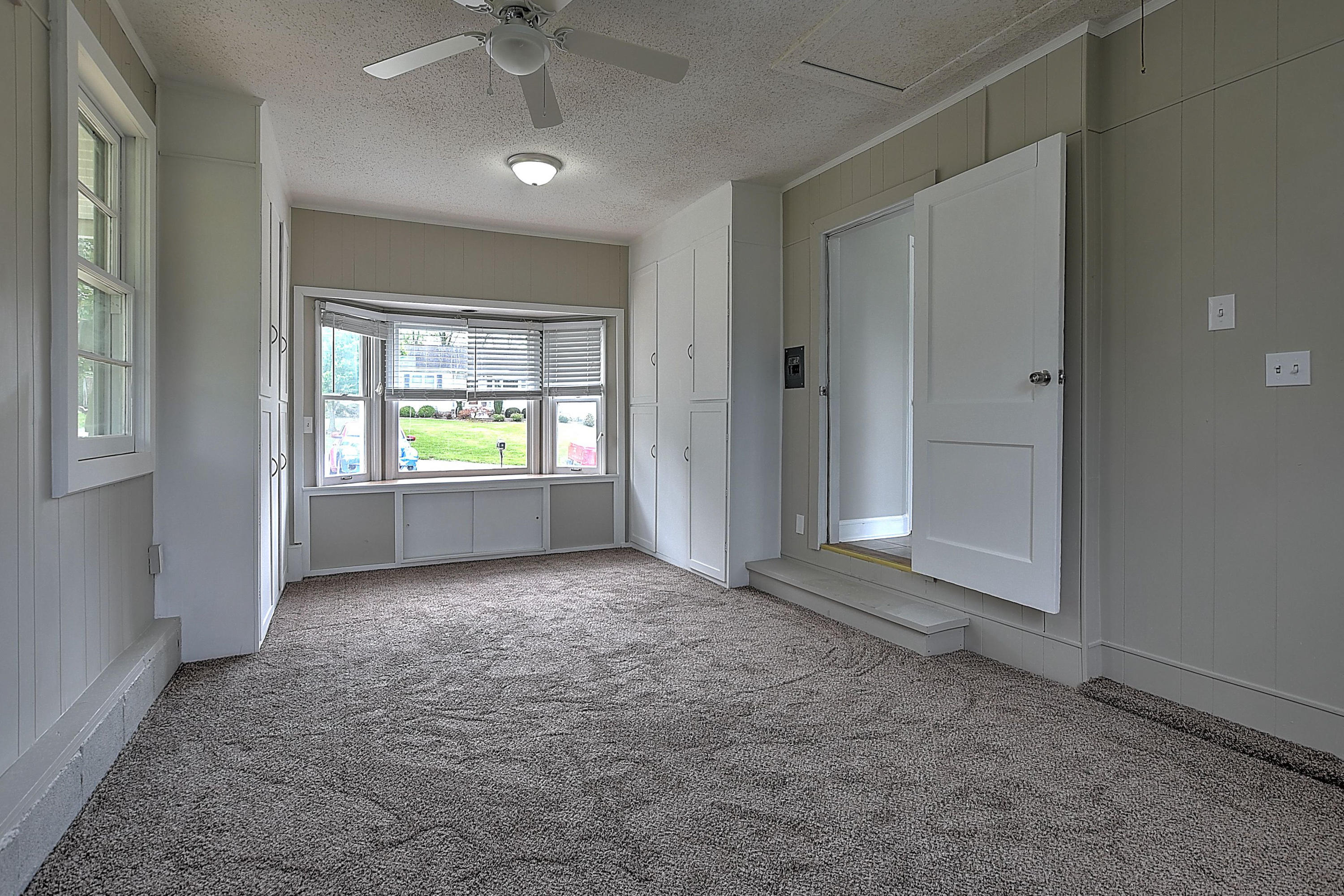 224 Sherwood Road Bristol, VA 24201 - Photo 9 of 32 224 SHerwood Rd-13
