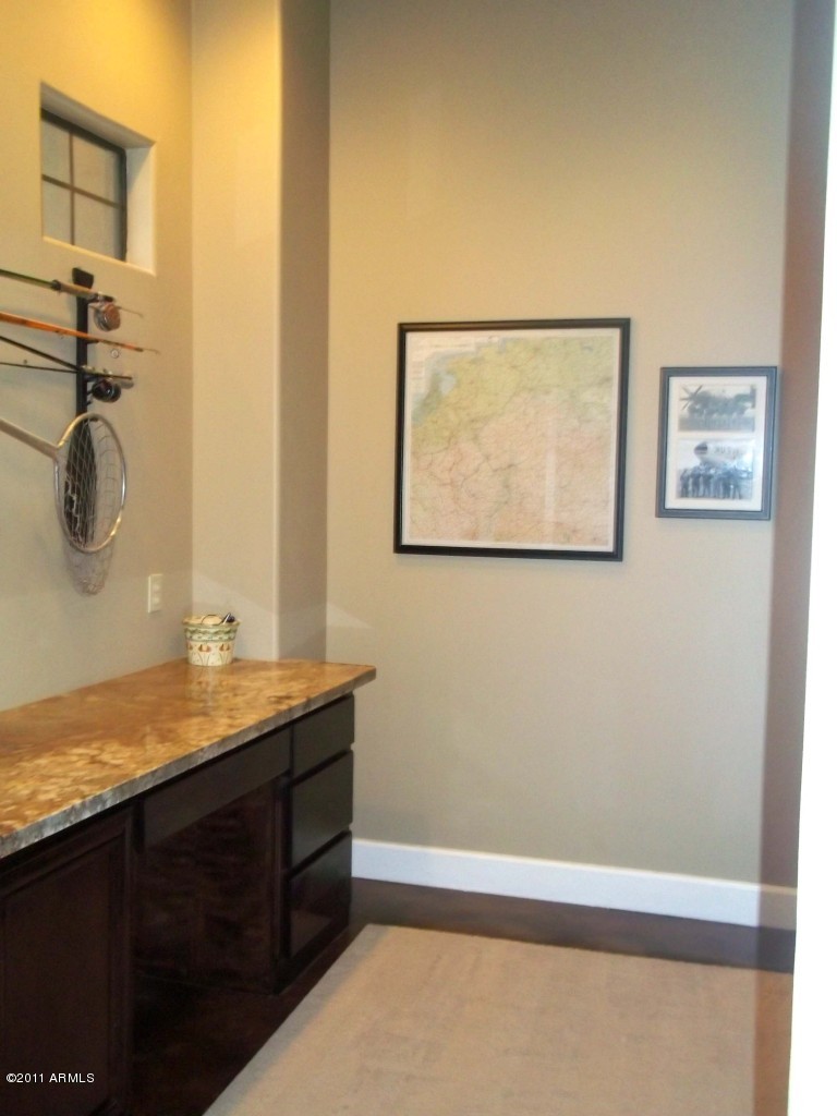 22228 East Alyssa Road Queen Creek, AZ 85142 - Photo 7 of 41 Desk area