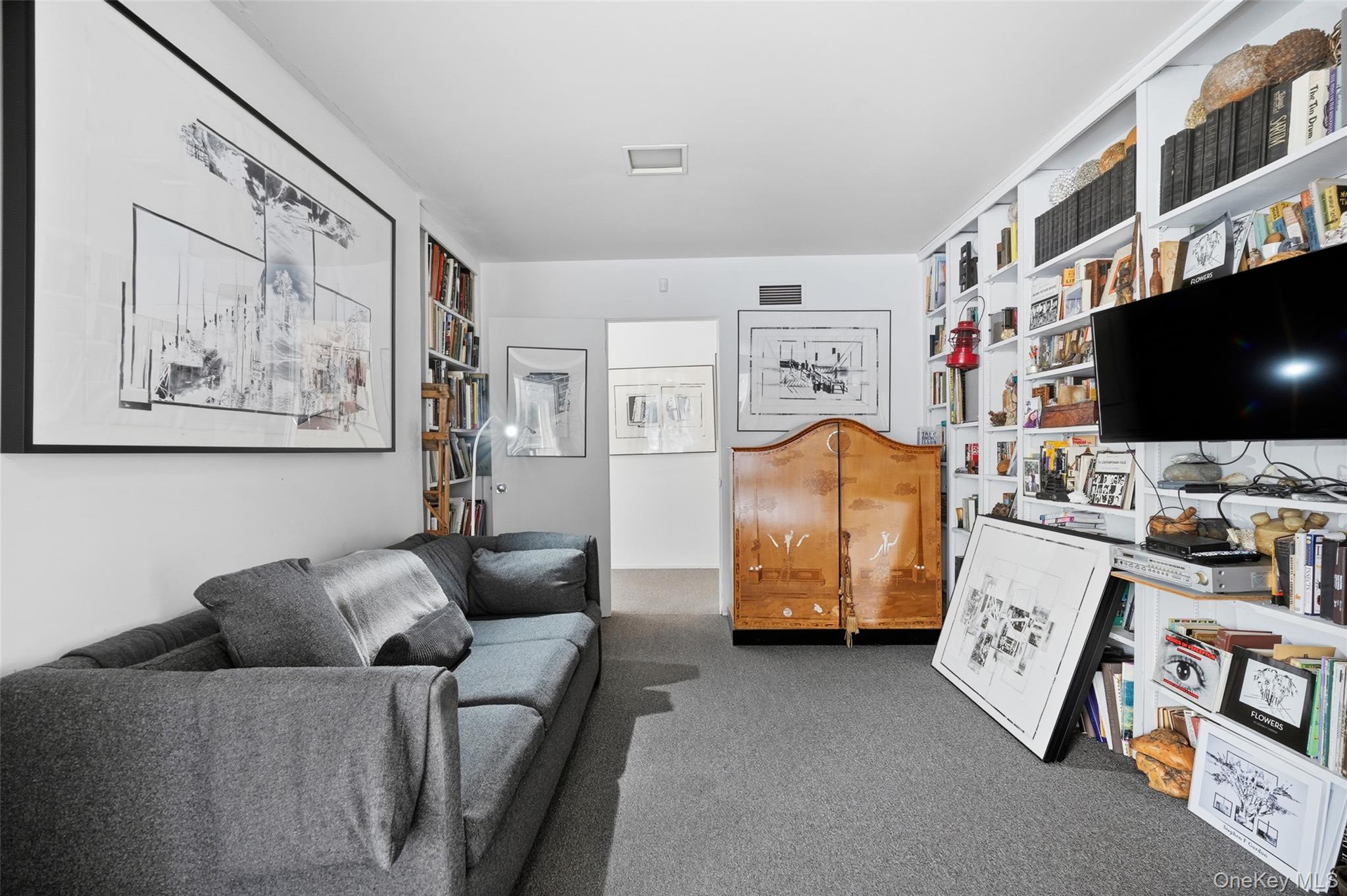 178 Hickory Kingdom Road Bedford, NY 10506 - Photo 13 of 30 a living room with furniture and a flat screen tv