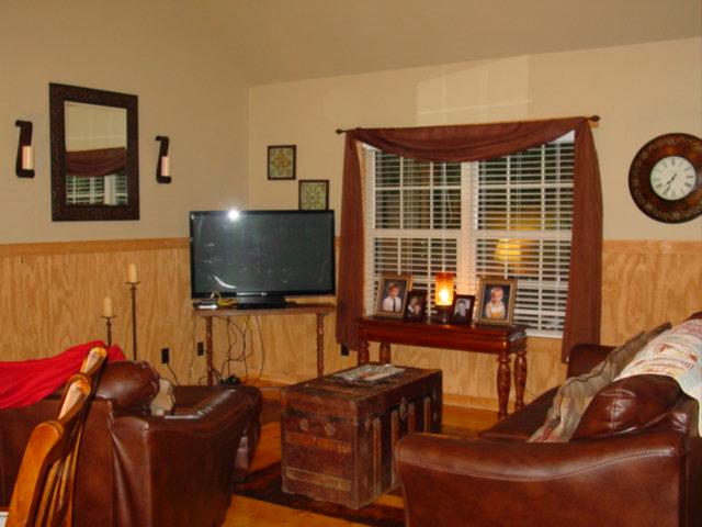 531 West Harper Road Portland, TN 37148 - Photo 6 of 20 ANOTHER VIEW OF LIVING ROOM