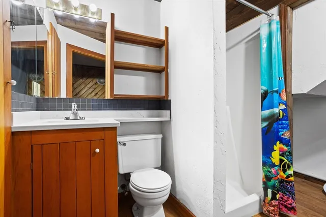 a view of entryway door