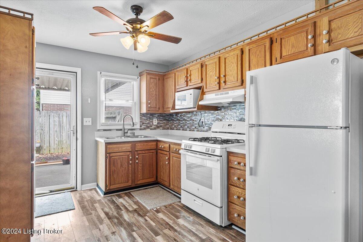 6810 Barfield Road Louisville, KY 40258 - Photo 25 of 30 25-696A1362