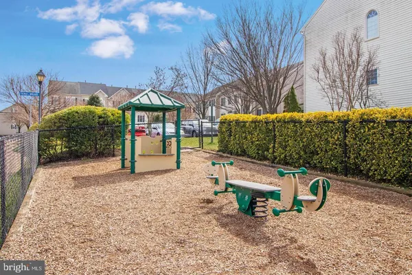 $2,400 | 4330 L Cannon Ridge Court, Unit 31, Fairfax, VA 22033