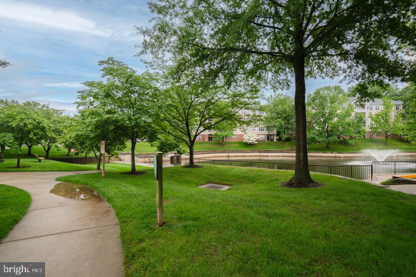 4330 L Cannon Ridge Court, Unit 31 Fairfax, VA 22033 - Photo 6 of 32 walking paths and common space.