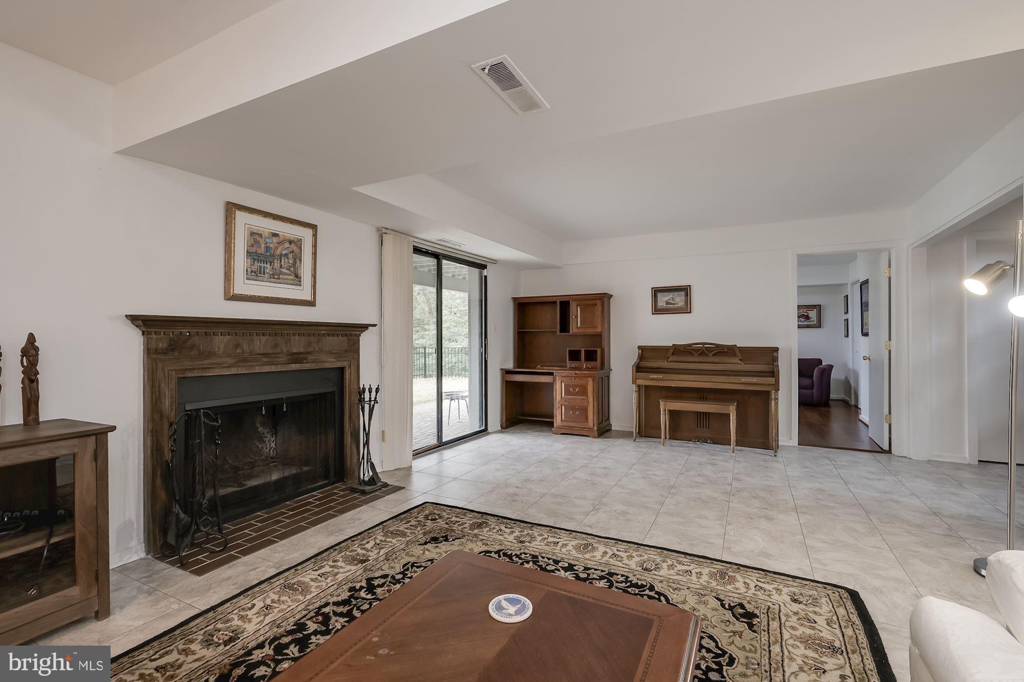 514 Edgewater Road Pasadena, MD 21122 - Photo 31 of 55 Family Room