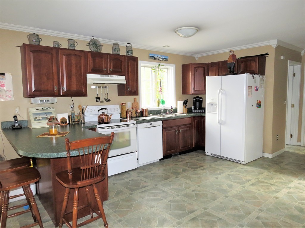 146 Wapping Road Kingston, MA 02364 - Photo 4 of 28 Gallery Image 4