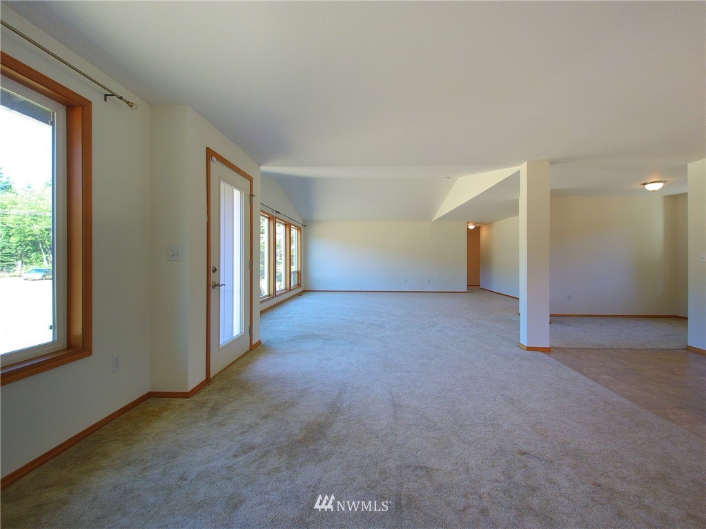 4035 O Brien Road Port Angeles, WA 98362 - Photo 4 of 25 Gallery Image 4