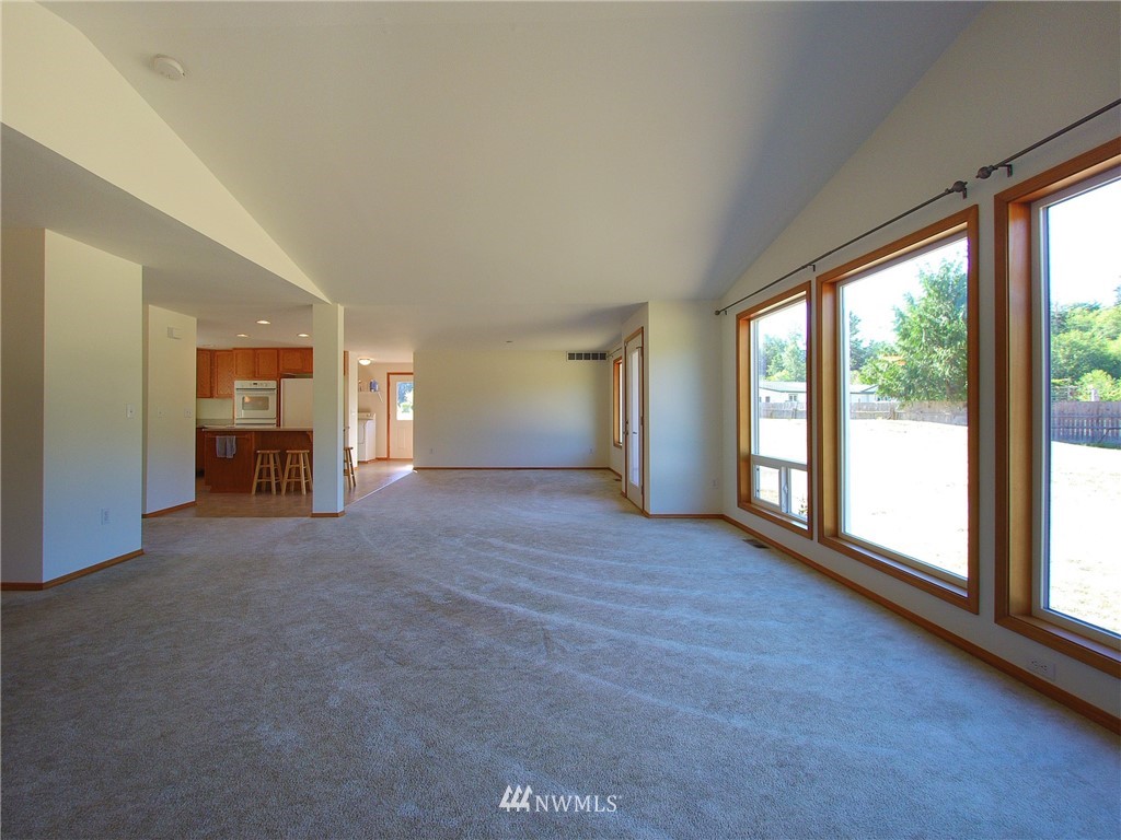 4035 O Brien Road Port Angeles, WA 98362 - Photo 5 of 25 Gallery Image 5