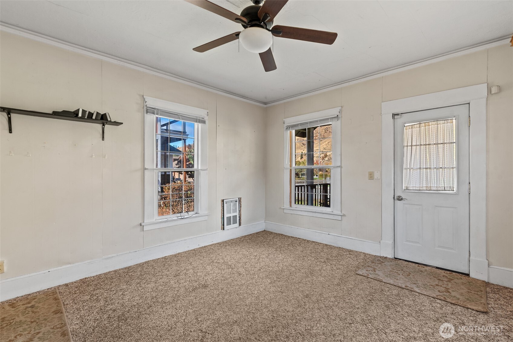 212 Riverside Drive Cashmere, WA 98815 - Photo 4 of 30 Gallery Image 4