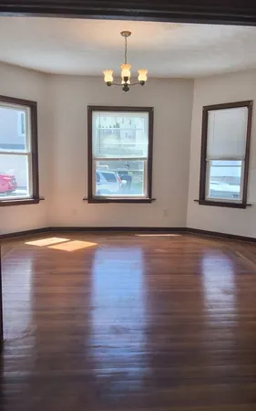 $1,850 | 560 William Street, Unit 1, Fall River, MA 02721