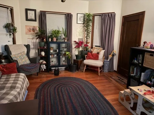 $1,850 | 560 William Street, Unit 1, Fall River, MA 02721