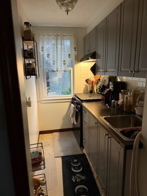 560 William Street, Unit 1 Fall River, MA 02721 - Photo 4 of 8