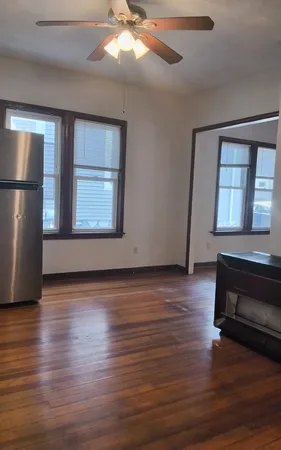 $1,850 | 560 William Street, Unit 1, Fall River, MA 02721