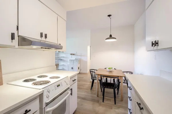 $648,000 | 1515 Arc Way, Unit 105, Burlingame, CA 94010