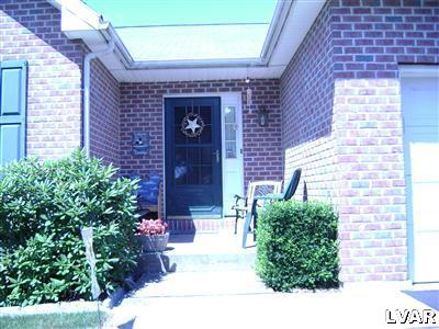 2590 Ben Jon Road Easton, PA 18040 - Photo 2 of 16 Gallery Image 2
