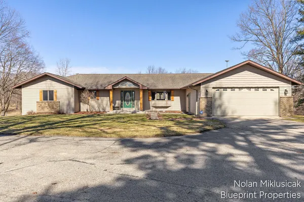 $635,000 | 15342 West Almy Road, Howard City, MI 49329