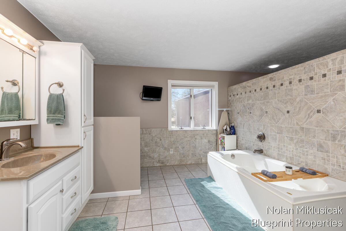 15342 West Almy Road Howard City, MI 49329 - Photo 22 of 82 15342-West-Almy_026