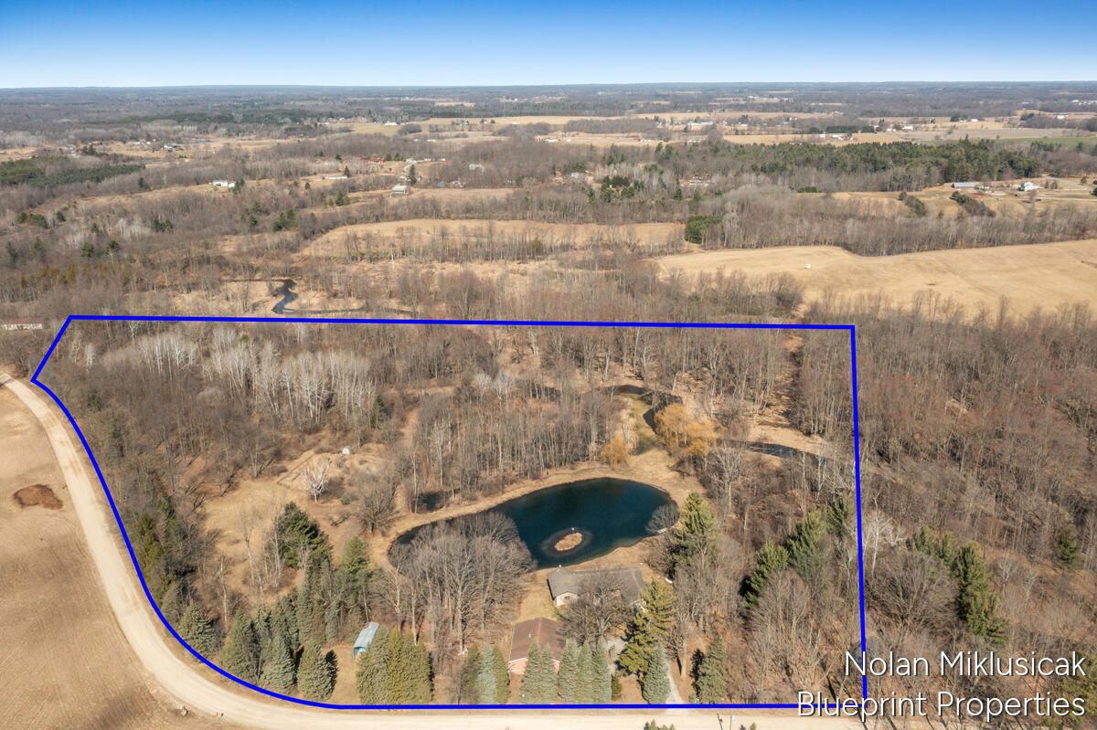 15342 West Almy Road Howard City, MI 49329 - Photo 3 of 82 15342-West-Almy_201