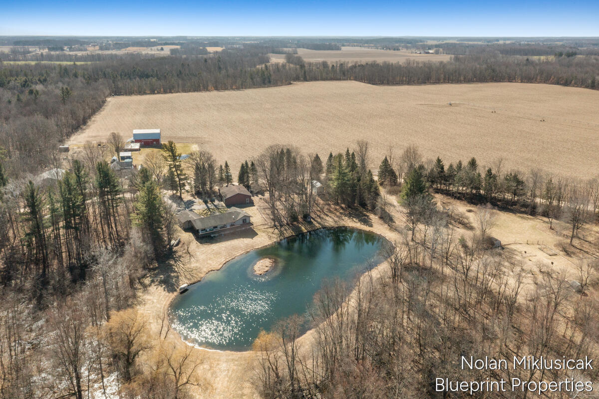 15342 West Almy Road Howard City, MI 49329 - Photo 72 of 82 15342-West-Almy_207