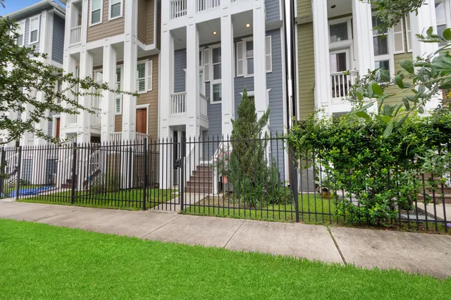 a view of a park with a plants