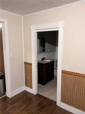 $1,650 | 14 Wallace Avenue, Unit 2, Warwick, RI 02886