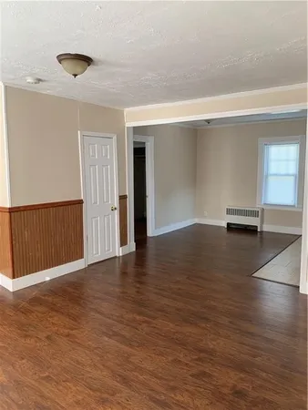 $1,650 | 14 Wallace Avenue, Unit 2, Warwick, RI 02886