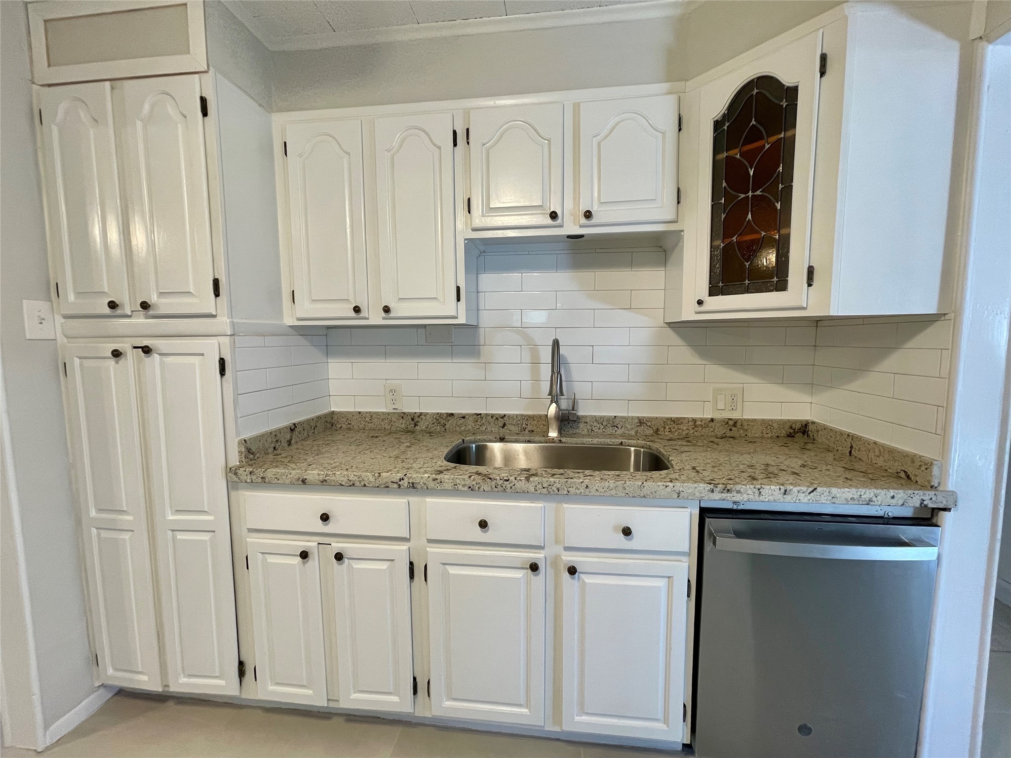 1112 Southampton Drive Angleton, TX 77515 - Photo 16 of 36