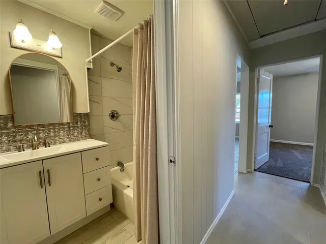 $1,750 | 1112 Southampton Drive, Angleton, TX 77515