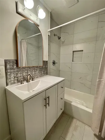 $1,750 | 1112 Southampton Drive, Angleton, TX 77515