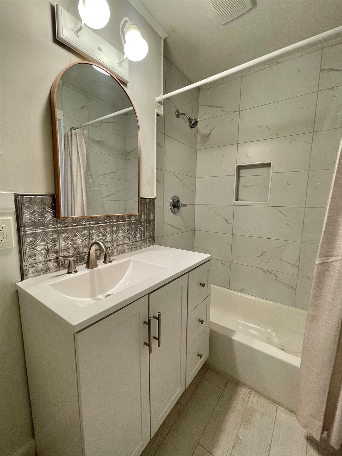 1112 Southampton Drive Angleton, TX 77515 - Photo 24 of 36