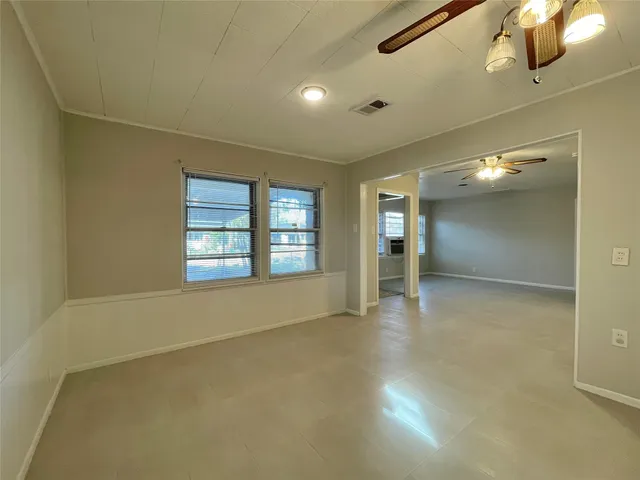 $1,750 | 1112 Southampton Drive, Angleton, TX 77515