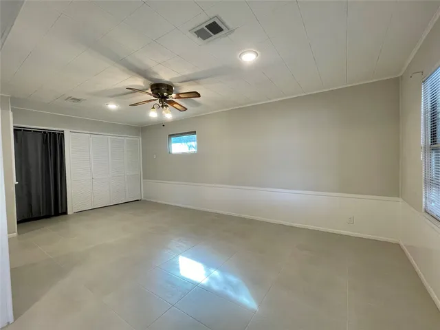 $1,750 | 1112 Southampton Drive, Angleton, TX 77515