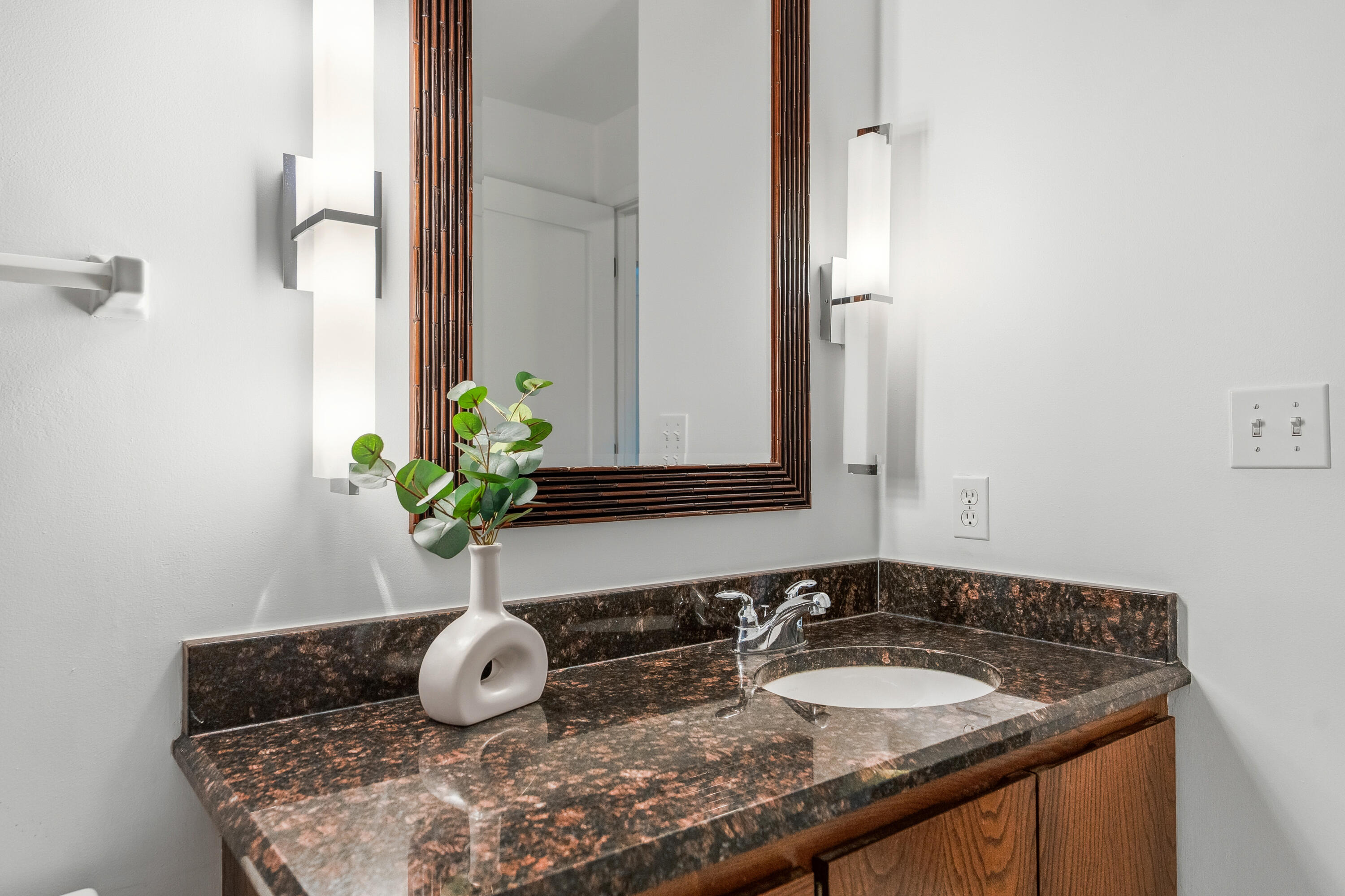 921 West Green Tree Road River Hills, WI 53217 - Photo 43 of 61 Full Bathroom