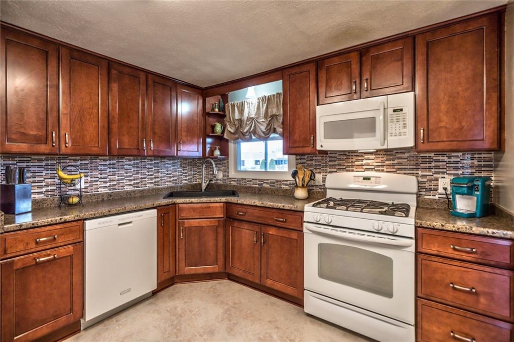 107 Bucks Road Cranberry Township, PA 16066 - Photo 12 of 24 Gallery Image 12
