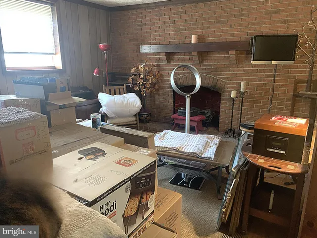 a bathroom with a sink and toilet