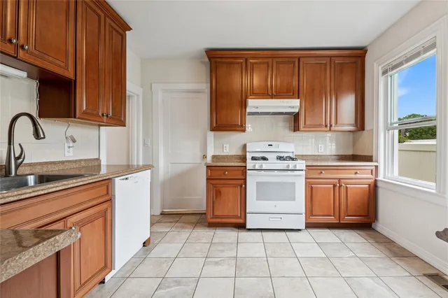 $849,000 | 401 Ocean Avenue, Malverne, NY 11565