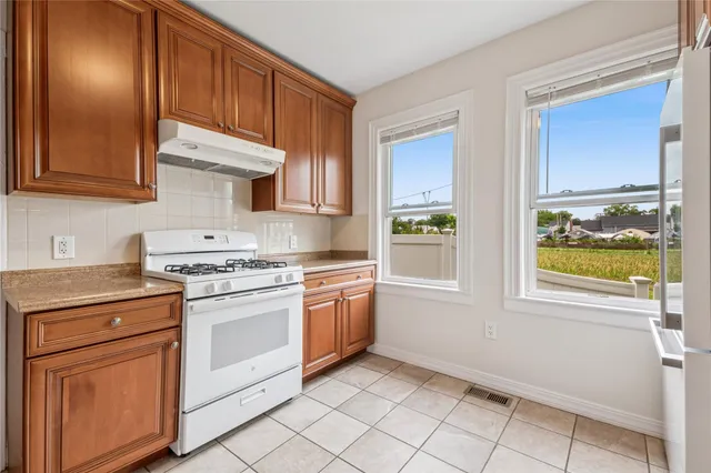 $849,000 | 401 Ocean Avenue, Malverne, NY 11565