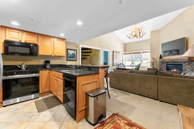 $899,000 | 19 Village Lodge Road, Unit 407, Stratton, VT 05340